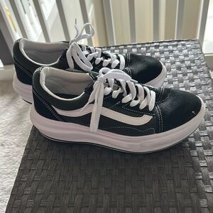 VANS Black and White Sneakers